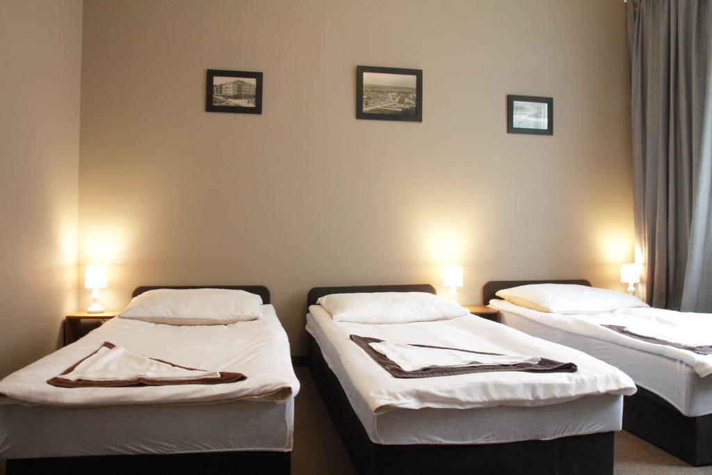 Rest- Z Lazienkami Homestay *