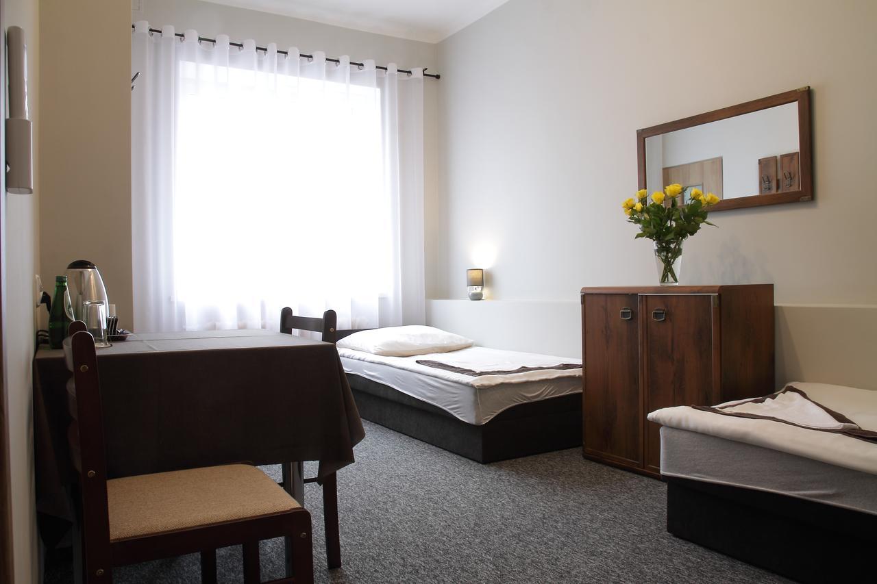 Rest- Z Lazienkami Homestay *